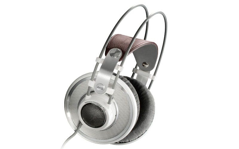 https://blog.landr.com/wp-content/uploads/2019/04/25_Best_Headphones_AKG_k701.jpg